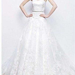 NEW! Enzoani strapless wedding dress